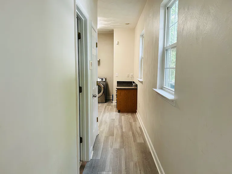 3412 Sale Dr — Photo 9