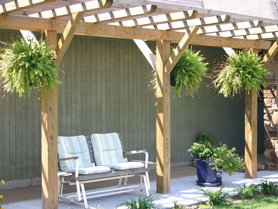 Pergola at widened front entry