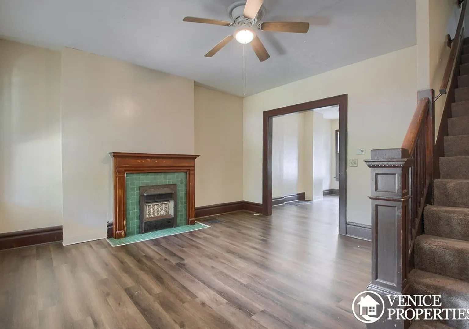 Charming 2BR on Lane and Indiana Avenue — Photo 2