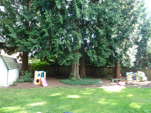 5th image of 5415 NE Issler St