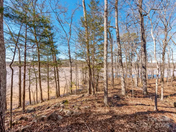 98 Great North Rd, Winnsboro, SC 29180