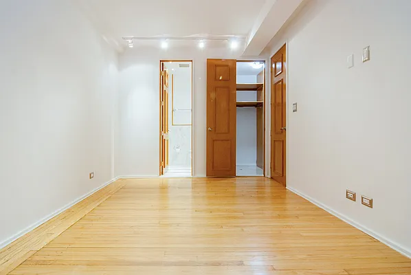 Rented by WAM Partners - William Moses Co. | media 9