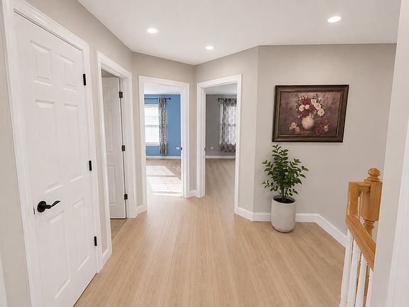 5th image of 457 Vaughn Cir