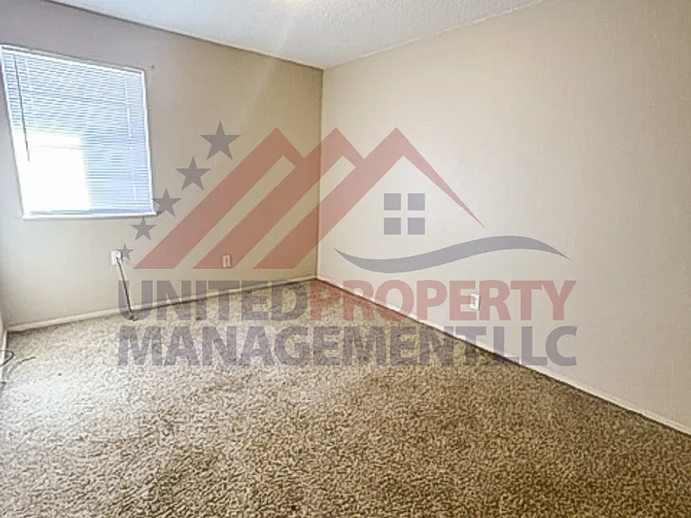 1018 Lamont St — Photo 3
