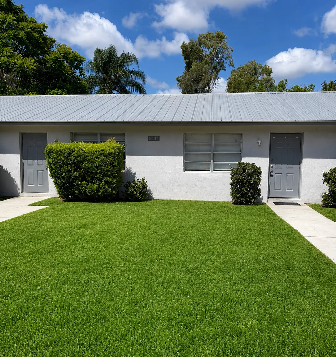 2 bed, 850 sqft, $1,790 — Photo 1