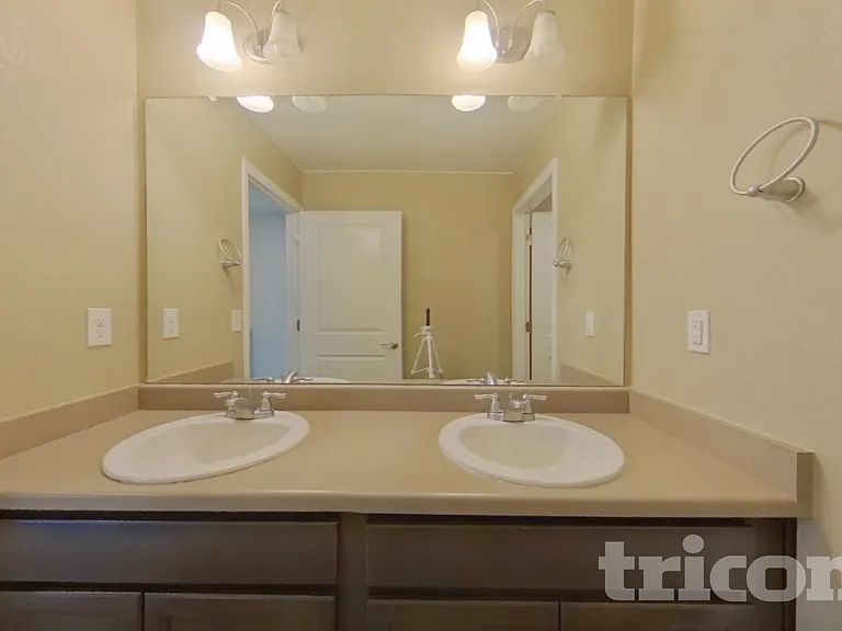 26792 E Byers Ave — Photo 17