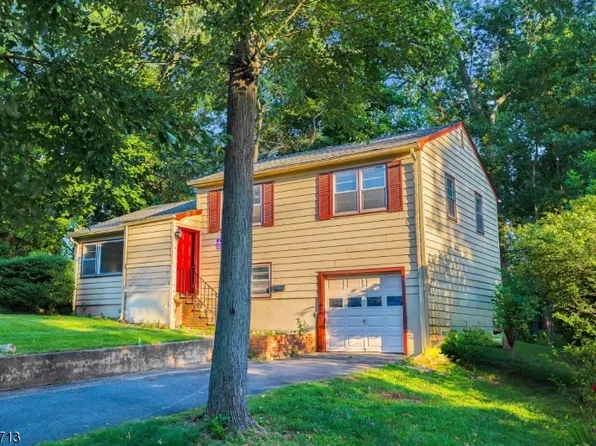 24 Sand Hill Rd, Morristown Town, NJ 07960
