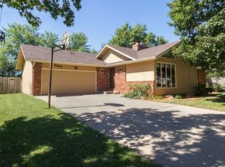 2607 SW Ashworth Pl, Topeka, KS 66614