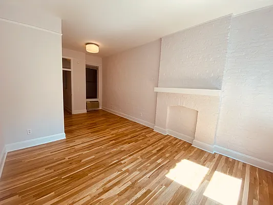 Rented by Metropolis Real Estate of Manhattan | media 5