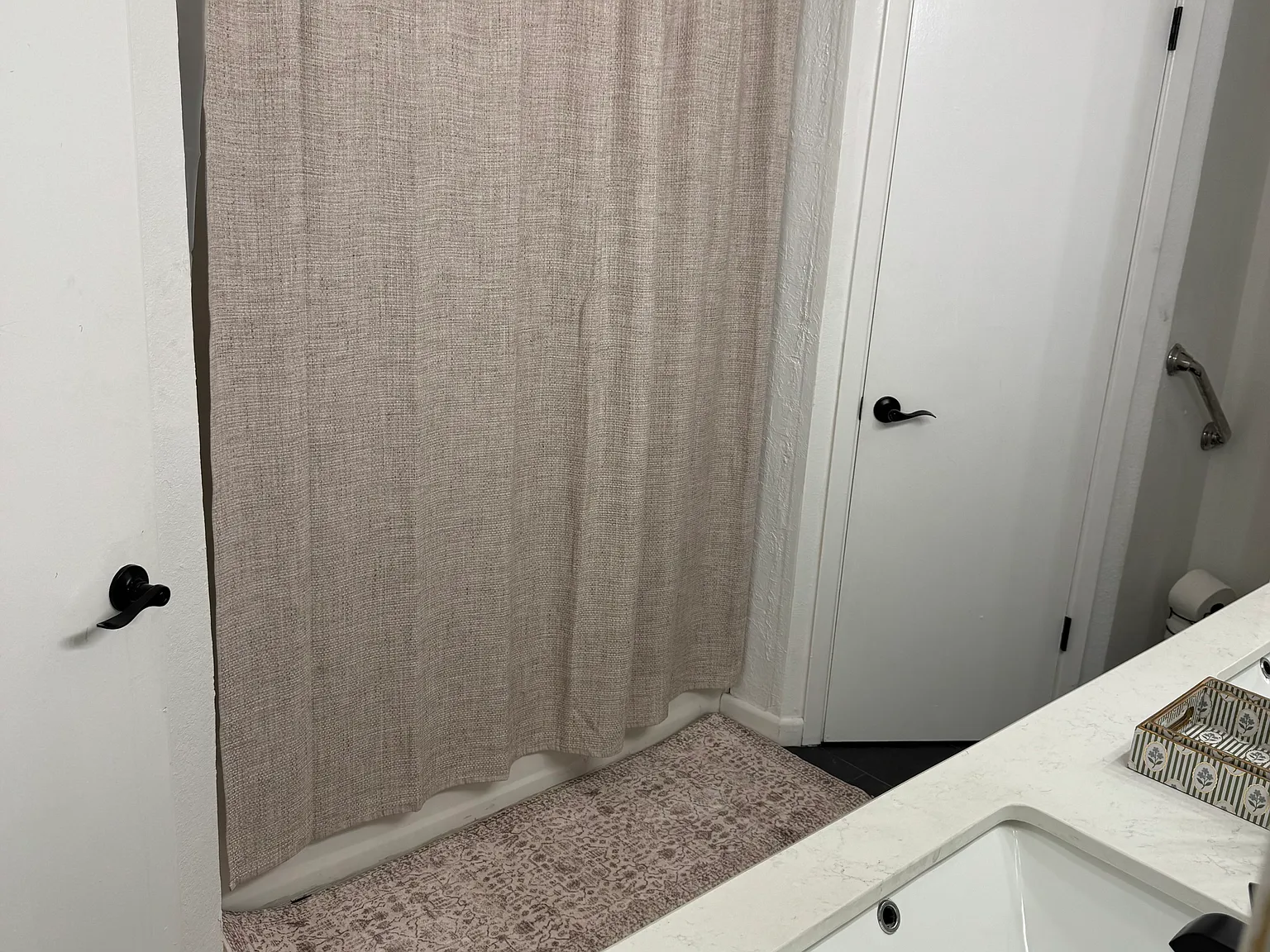 2 bed, 1190 sqft, $2,500 — Photo 3