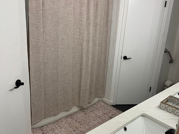 3rd image of 9565 Landis Dr