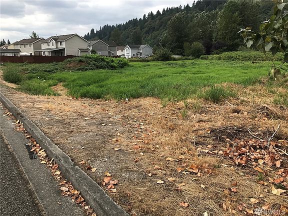 3rd image of 5003 Algona Blvd N