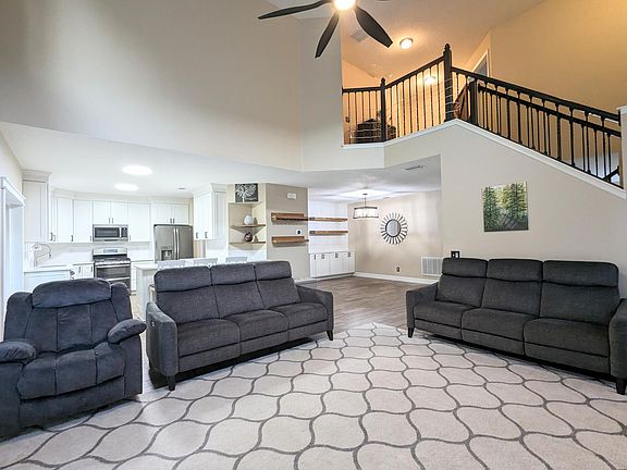 3rd image of 9913 Hartwell Bridge Cir