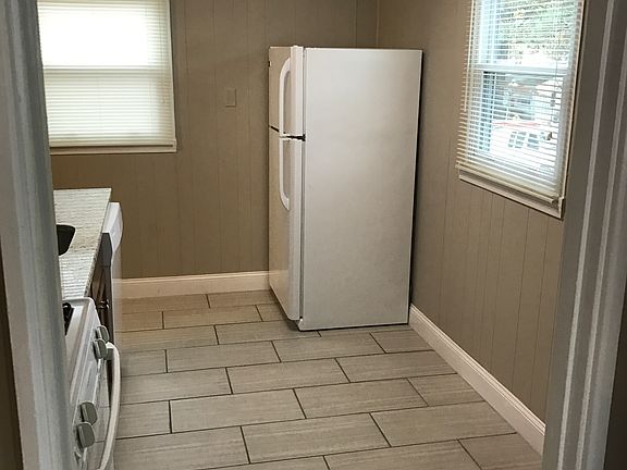 2nd image of 1453 Brock St
