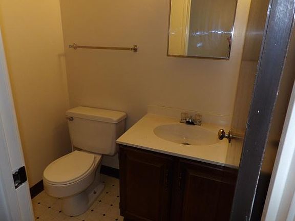 5th image of 1025 Patricia Dr