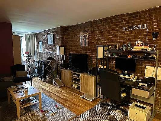 3rd image of 307 E 89th St APT 2A