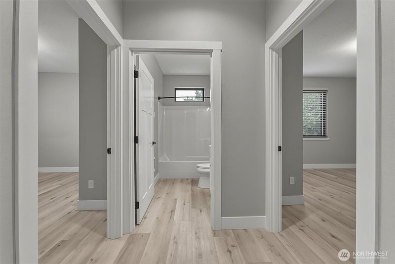 5th image of 1037 SE Date Avenue #1