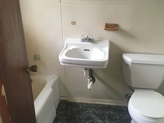 5th image of 117 E Olive St APT A