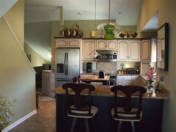4th image of 1675 E Harbour Towne Cir #112A