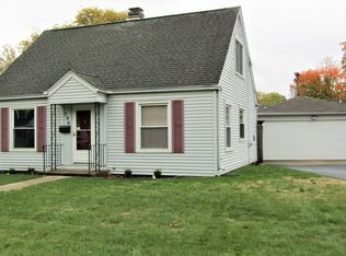 390 S Edison Ave, Elgin, IL 60123