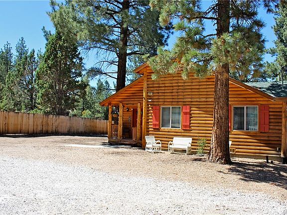 3rd image of 2061 Shady Ln