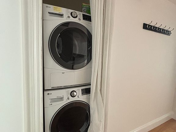 2nd image of 2700 Cahuenga Blvd E #406