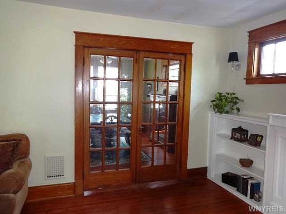 5th image of 76 Somerton Ave