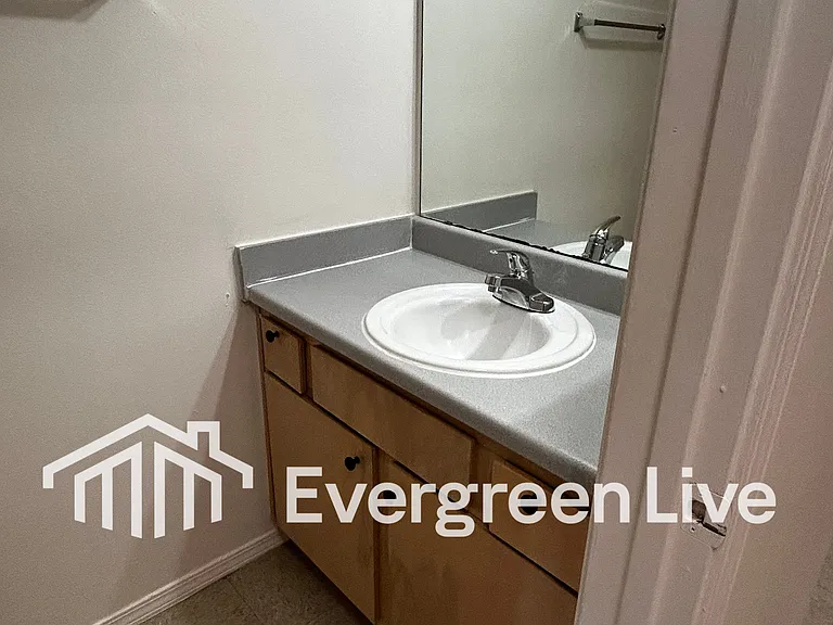 90 Valtameri Ct — Photo 11
