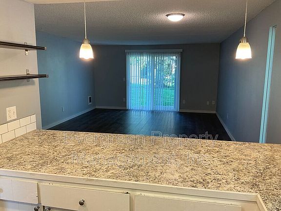 4th image of 2195 West Ave #257