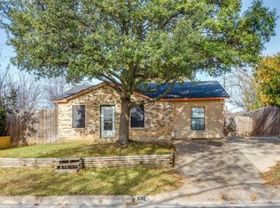 616 Black Hills Dr, Burleson, TX 76028