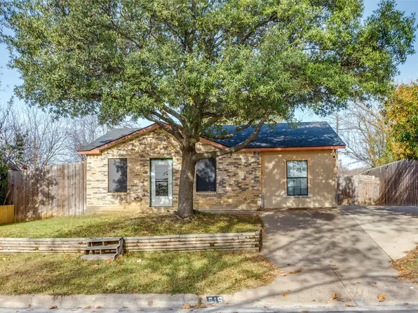 616 Black Hills Dr, Burleson, TX 76028