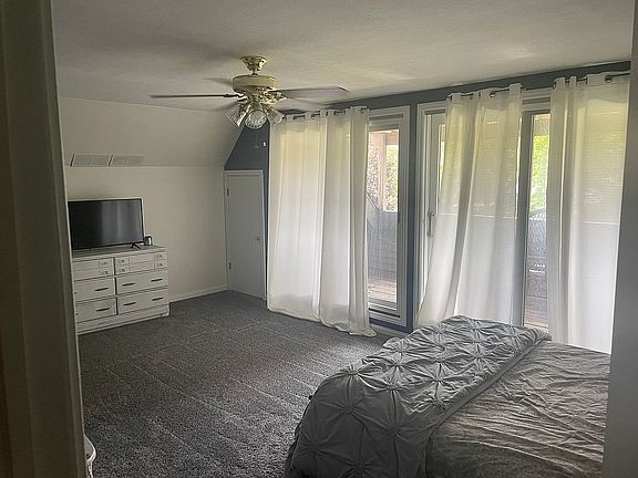 5th image of 127 Ann Marie Dr