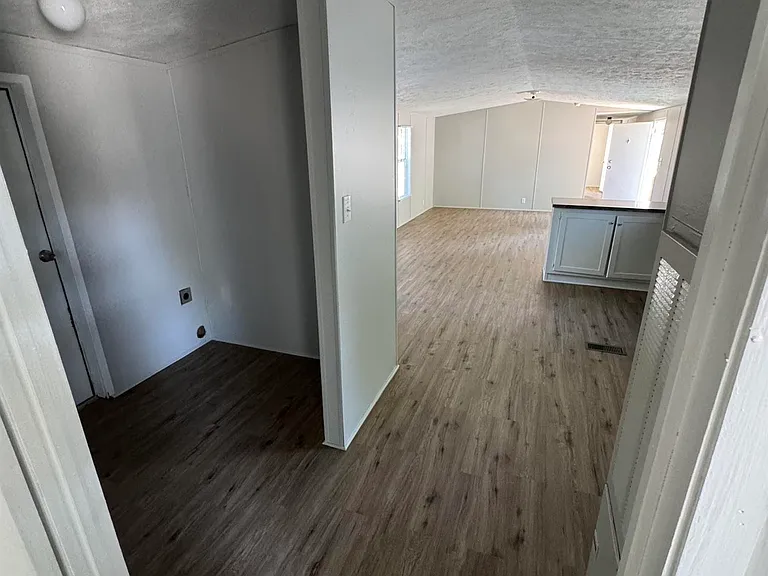 5885 Island Dr — Photo 6