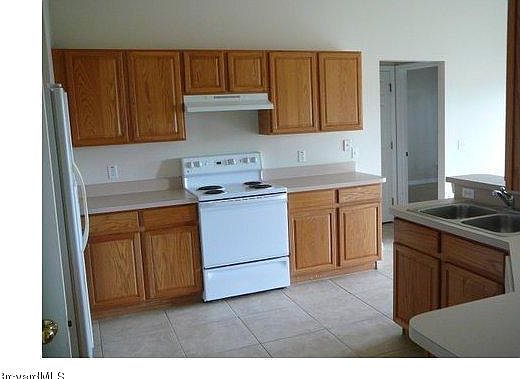 3rd image of 3918 La Flor Dr