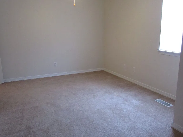 114 Andrews Dr — Photo 13