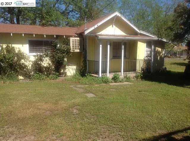 3870 Washington St photo 1