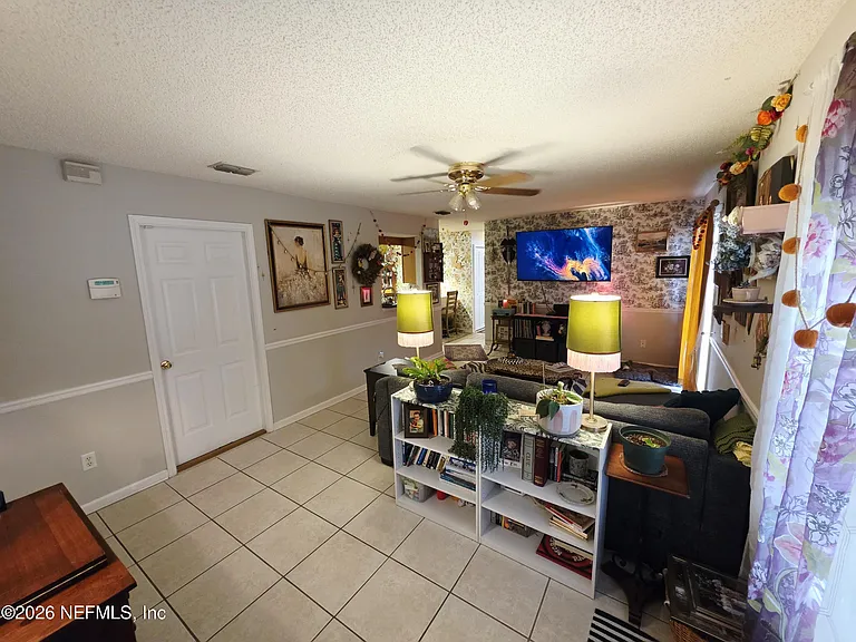 5671 Ellis Trace Dr — Photo 16