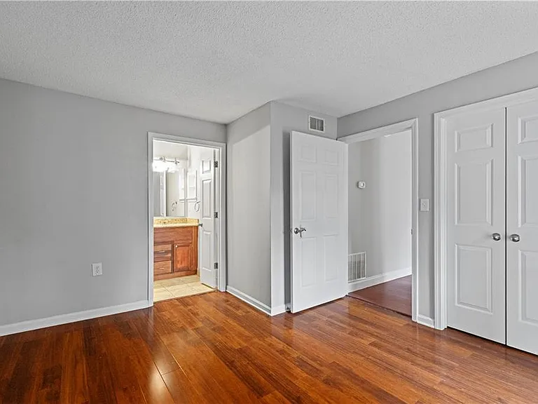 640 Granville Ct — Photo 20