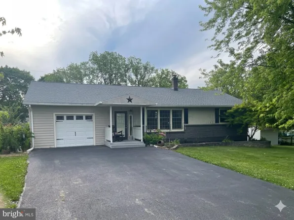 15 Alden Ln, Lebanon, PA 17042