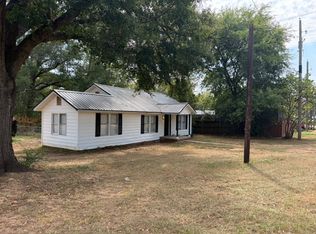 1006 Coffey St, Daingerfield, TX 75638