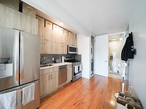 4th image of 28-06 21st St #6FA