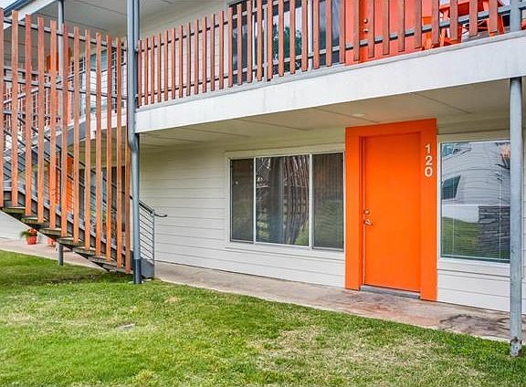 3rd image of 2200 Dickson Dr APT 120