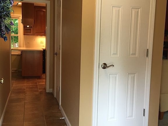 3rd image of 211 Fairdale Ave