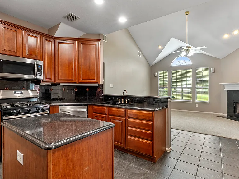 3212 Cantura Dr — Photo 4