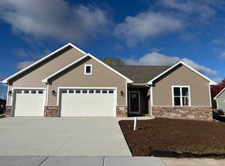 N1845 Schroeder Farm Dr, Greenville, WI 54942