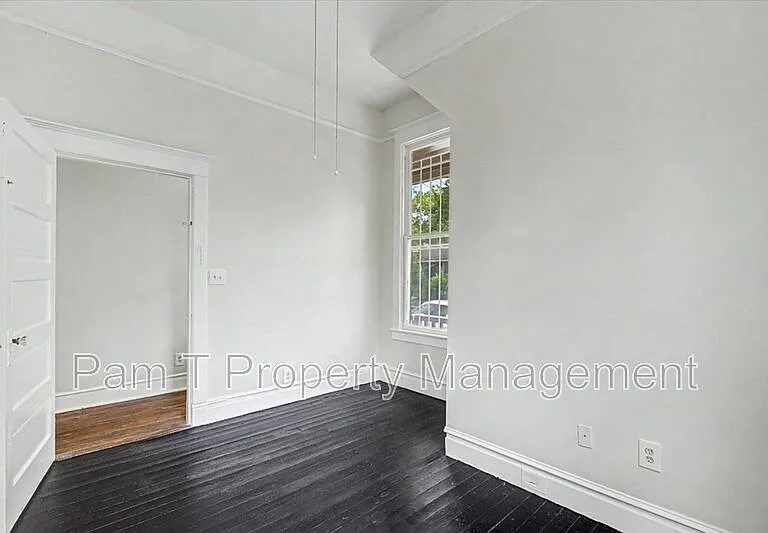 512 E Waldburg Ln — Photo 17