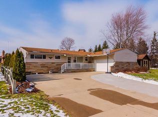 16652 Northview Dr, Strongsville, OH