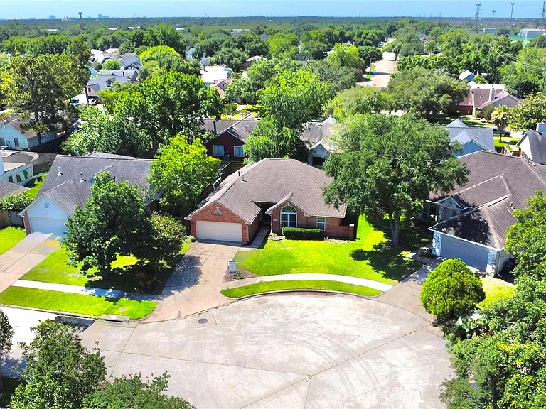 18715 Forest Forge Dr — Photo 2