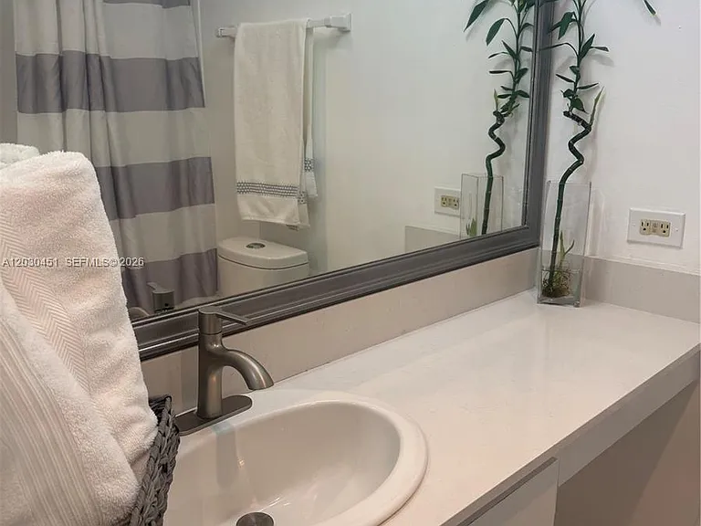 1390 Ocean Dr #302 — Photo 12