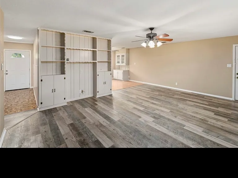 4502 Delwood Dr — Photo 8